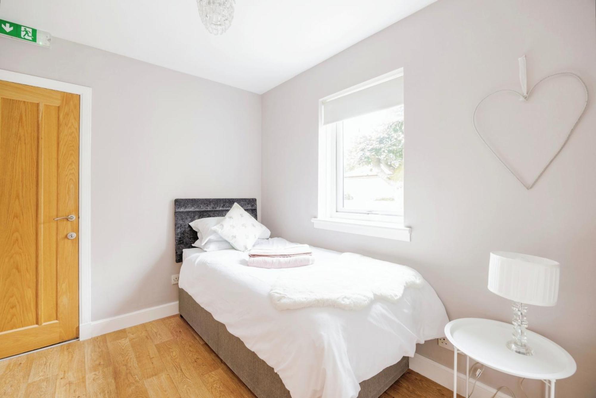 Cosy Modern 2 Bed Garden View Appartment, Parking, Tv Wifi Aberdeen Buitenkant foto